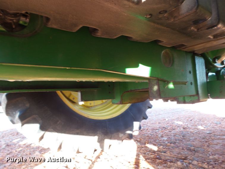 image for item DF0823 1998 John Deere 7810 tractor