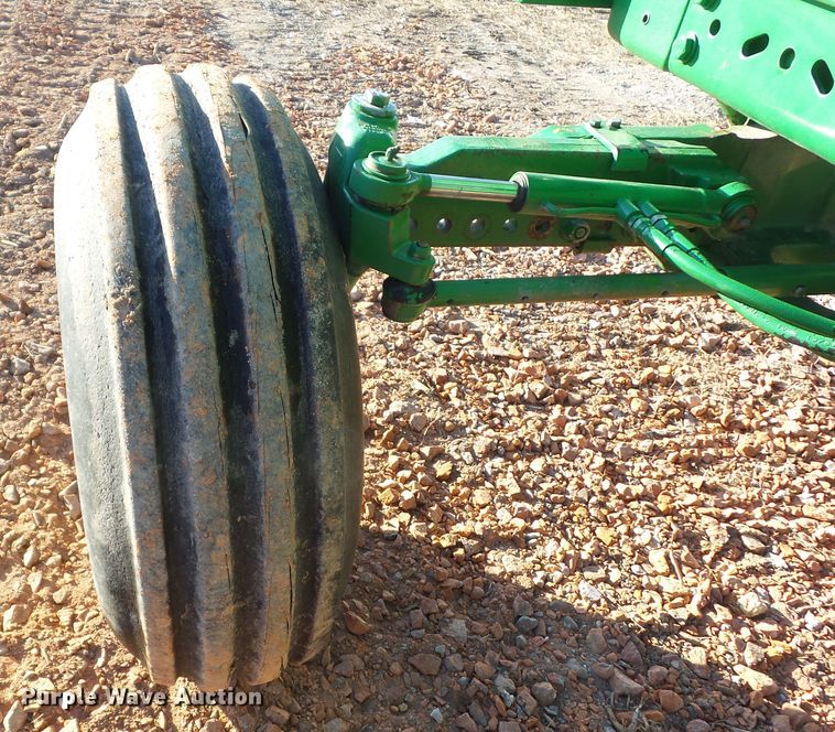 image for item DF0823 1998 John Deere 7810 tractor