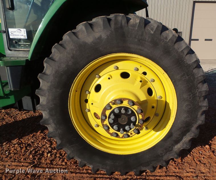 image for item DF0823 1998 John Deere 7810 tractor