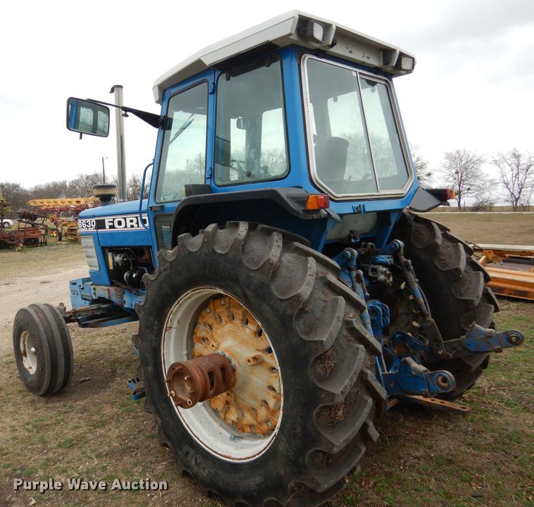 image for item DF2626 1990 Ford 8630 tractor