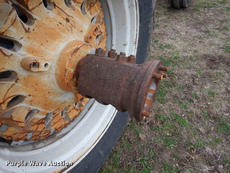 image for item DF2626 1990 Ford 8630 tractor