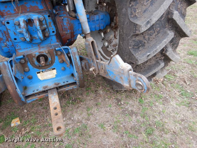 image for item DF2626 1990 Ford 8630 tractor