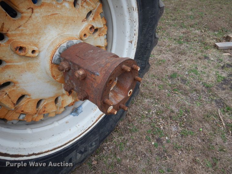 image for item DF2626 1990 Ford 8630 tractor