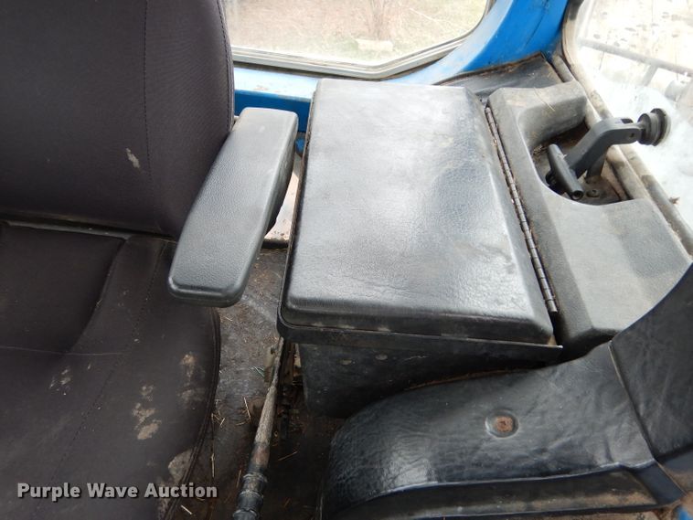 image for item DF2626 1990 Ford 8630 tractor