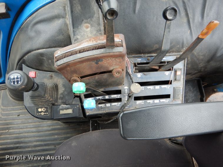 image for item DF2626 1990 Ford 8630 tractor