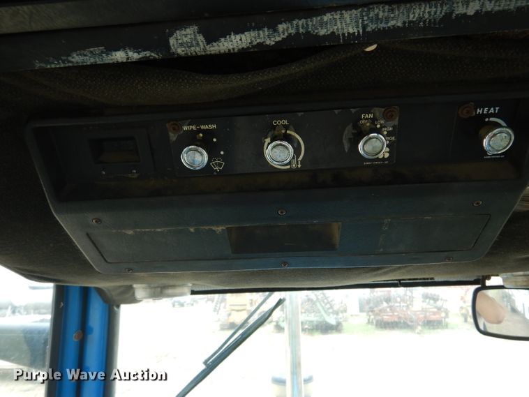 image for item DF2626 1990 Ford 8630 tractor