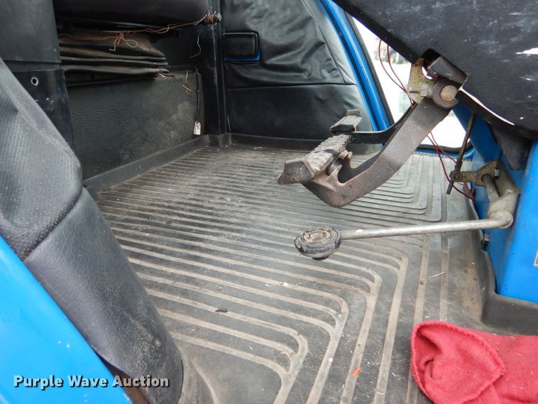 image for item DF2626 1990 Ford 8630 tractor