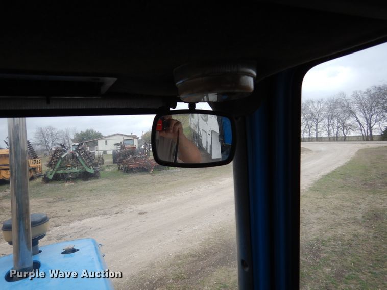 image for item DF2626 1990 Ford 8630 tractor