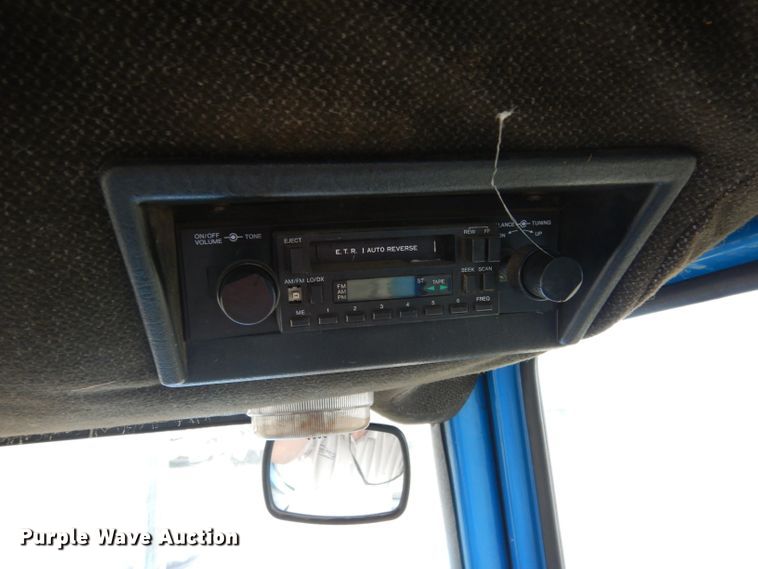 image for item DF2626 1990 Ford 8630 tractor