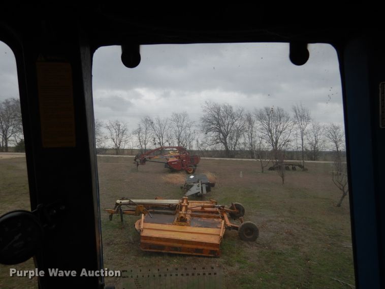 image for item DF2626 1990 Ford 8630 tractor