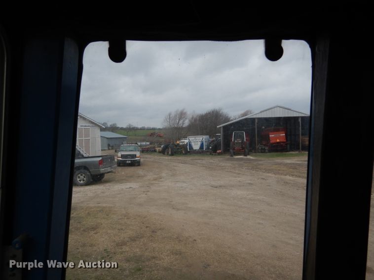 image for item DF2626 1990 Ford 8630 tractor