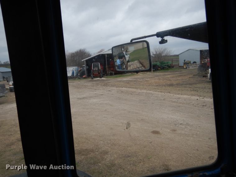 image for item DF2626 1990 Ford 8630 tractor