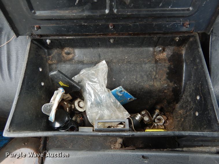 image for item DF2626 1990 Ford 8630 tractor