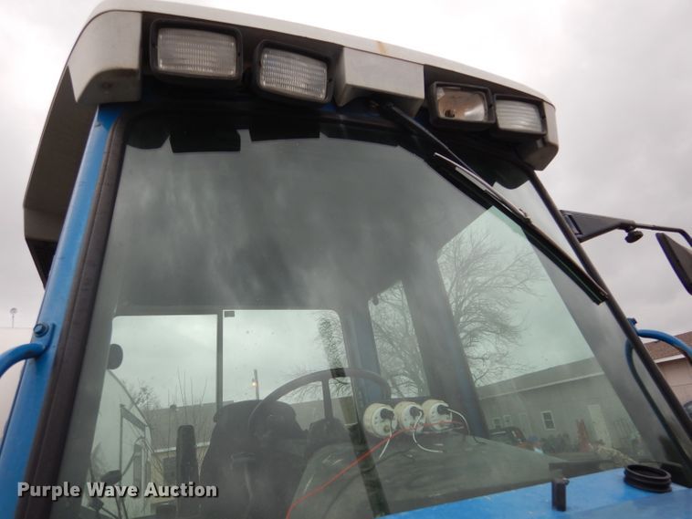 image for item DF2626 1990 Ford 8630 tractor