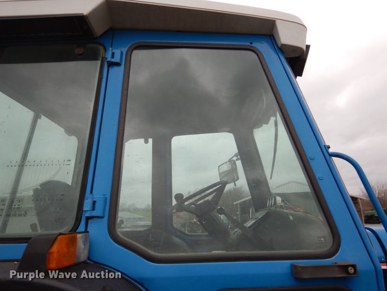 image for item DF2626 1990 Ford 8630 tractor