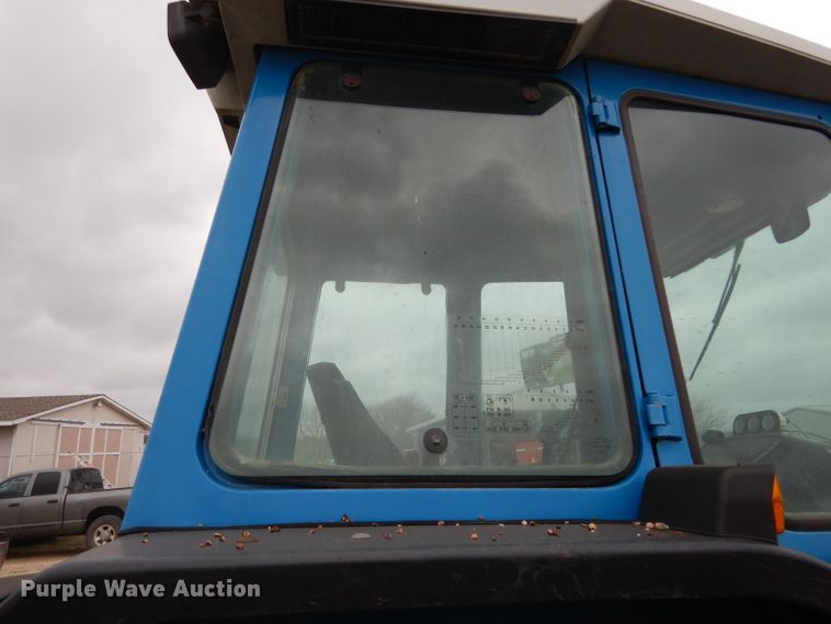 image for item DF2626 1990 Ford 8630 tractor