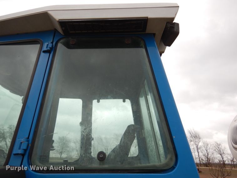 image for item DF2626 1990 Ford 8630 tractor