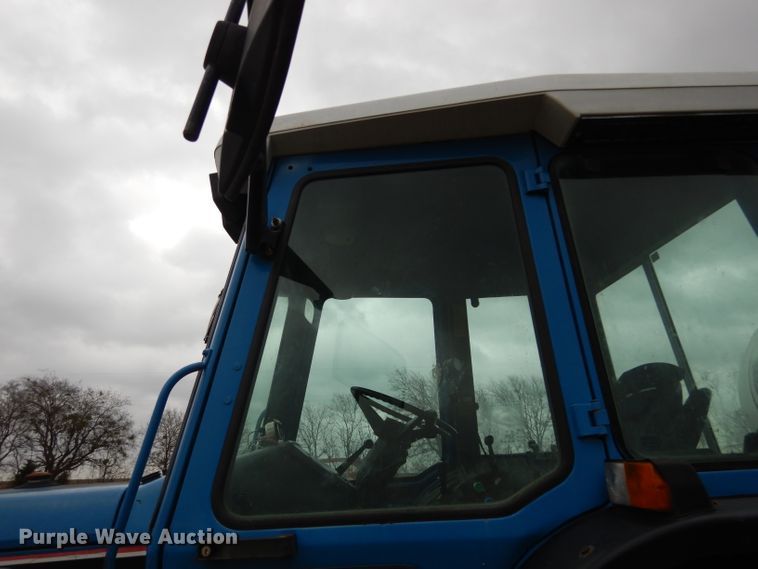 image for item DF2626 1990 Ford 8630 tractor