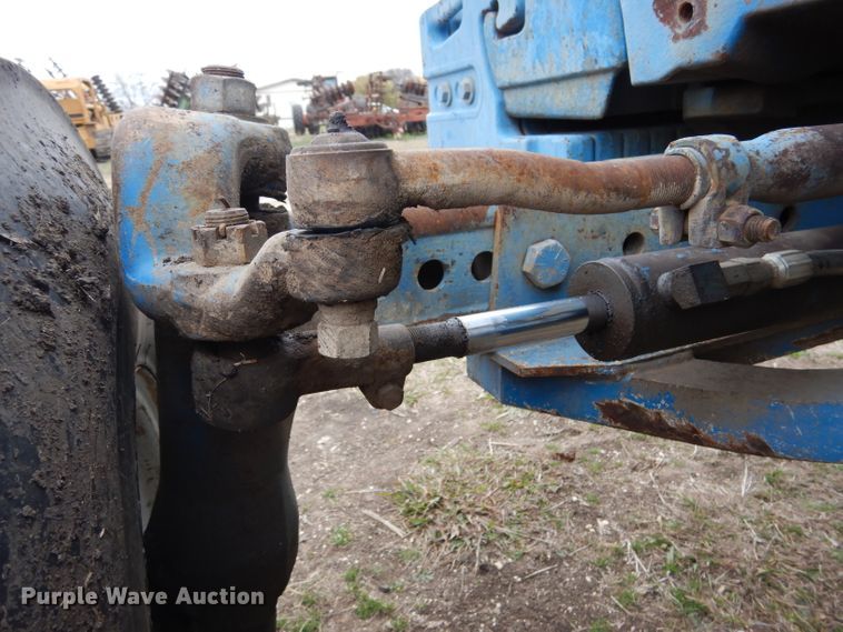 image for item DF2626 1990 Ford 8630 tractor