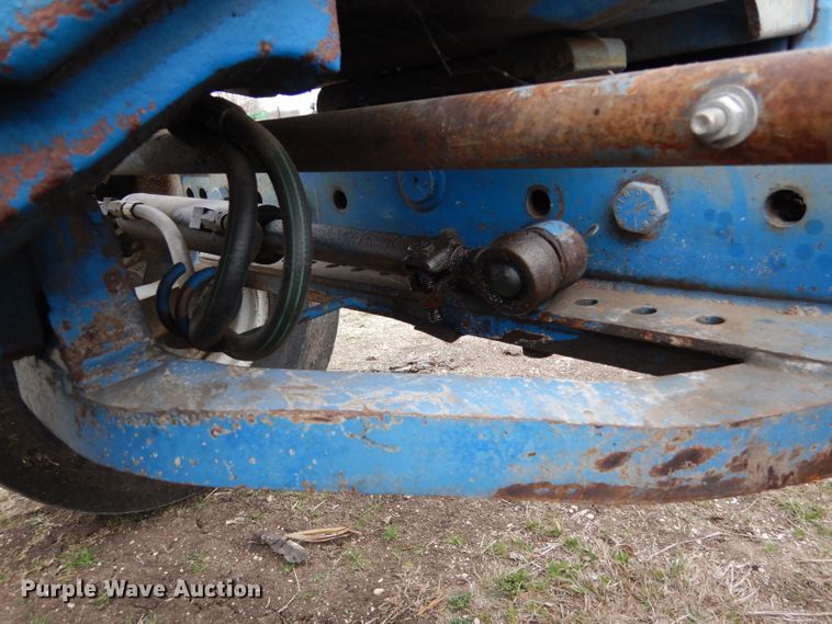 image for item DF2626 1990 Ford 8630 tractor