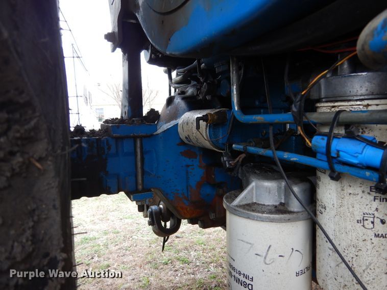 image for item DF2626 1990 Ford 8630 tractor