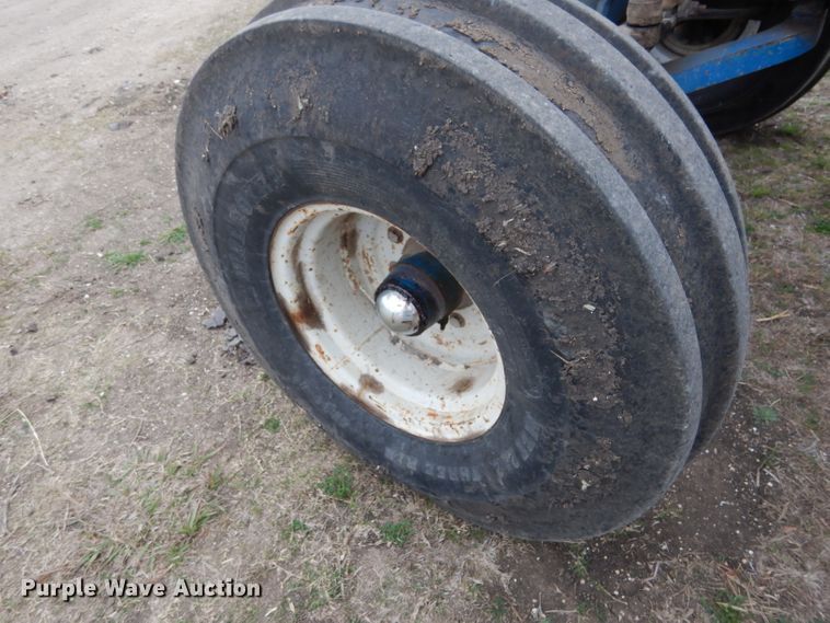 image for item DF2626 1990 Ford 8630 tractor