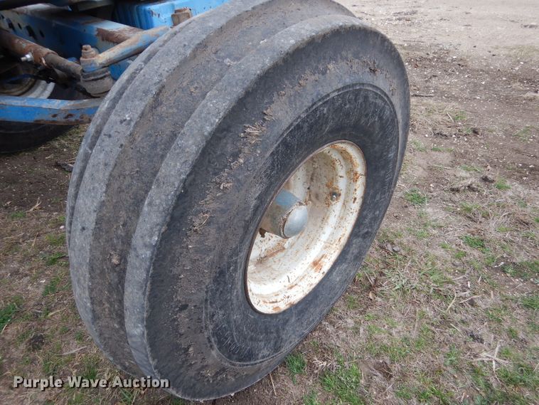 image for item DF2626 1990 Ford 8630 tractor