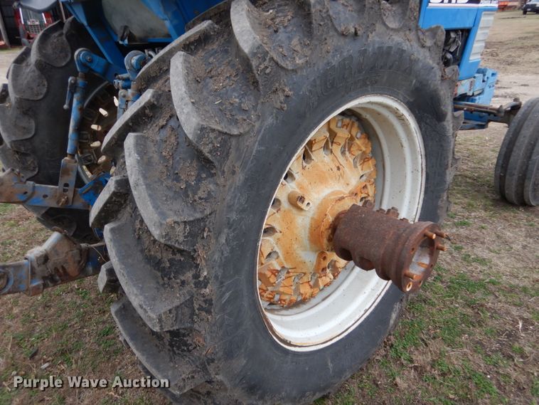 image for item DF2626 1990 Ford 8630 tractor