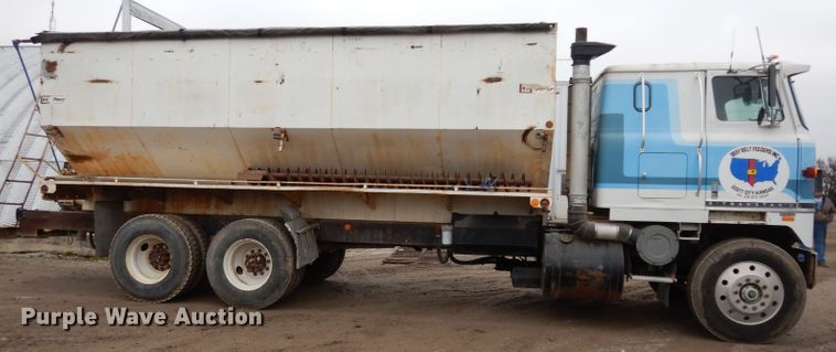 image for item DG6253 1980 International Transtar II seed tender truck
