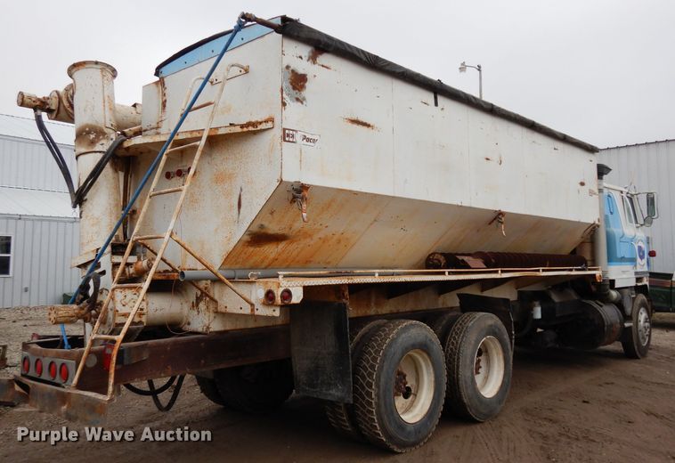 image for item DG6253 1980 International Transtar II seed tender truck