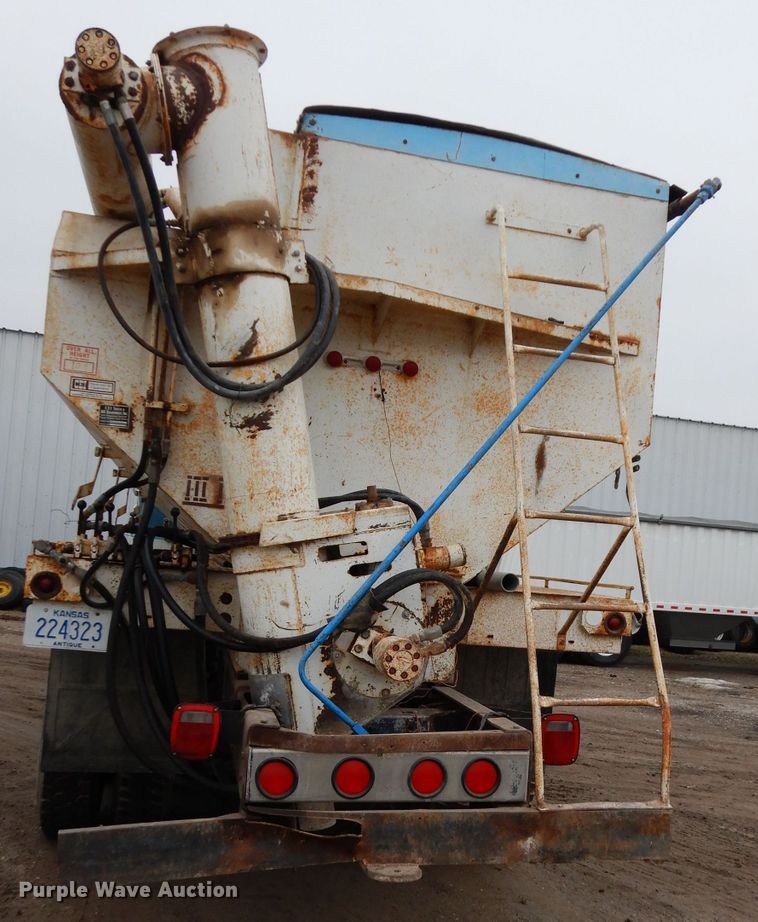 image for item DG6253 1980 International Transtar II seed tender truck