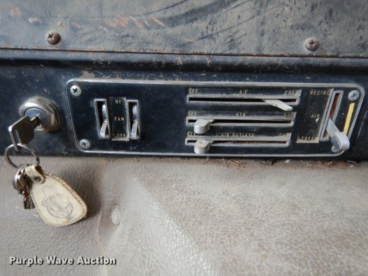 image for item DG6253 1980 International Transtar II seed tender truck