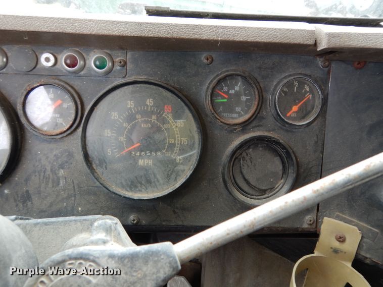 image for item DG6253 1980 International Transtar II seed tender truck