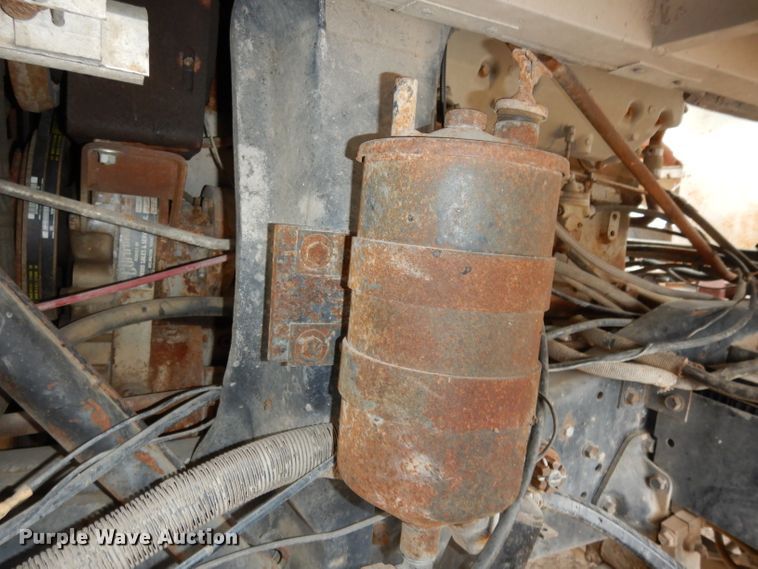 image for item DG6253 1980 International Transtar II seed tender truck