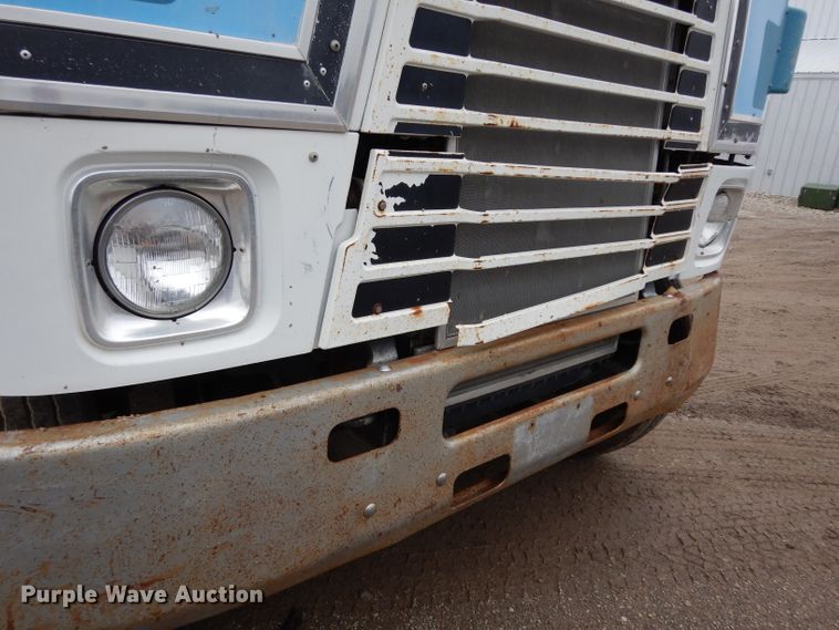 image for item DG6253 1980 International Transtar II seed tender truck