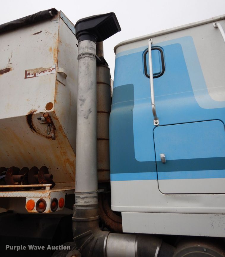 image for item DG6253 1980 International Transtar II seed tender truck