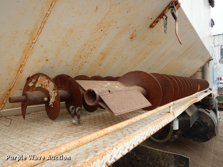 image for item DG6253 1980 International Transtar II seed tender truck