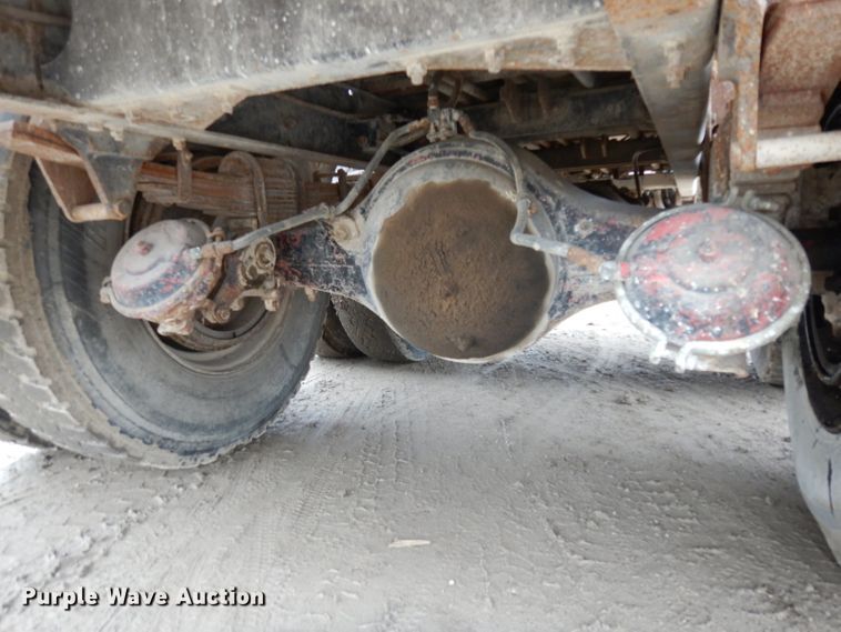 image for item DG6253 1980 International Transtar II seed tender truck