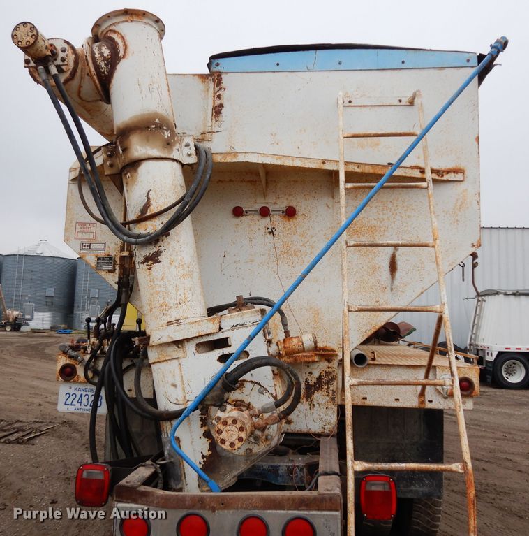 image for item DG6253 1980 International Transtar II seed tender truck