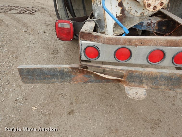 image for item DG6253 1980 International Transtar II seed tender truck