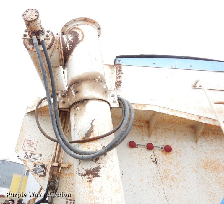 image for item DG6253 1980 International Transtar II seed tender truck