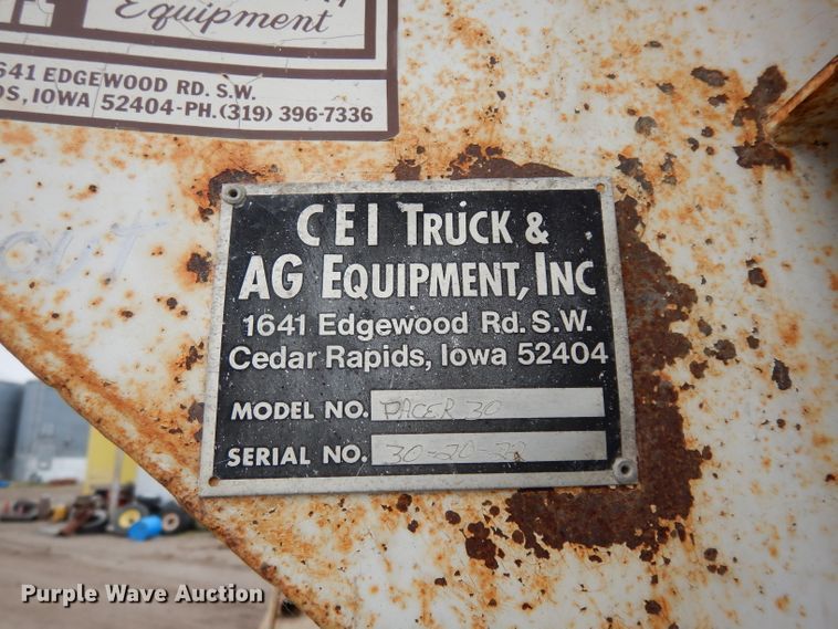 image for item DG6253 1980 International Transtar II seed tender truck