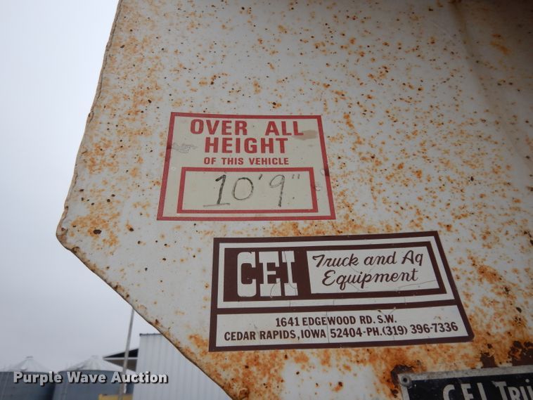 image for item DG6253 1980 International Transtar II seed tender truck