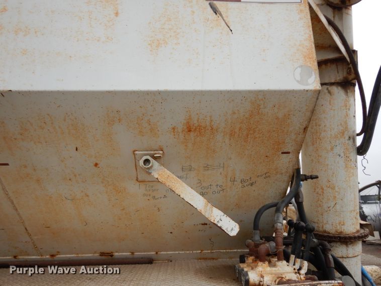 image for item DG6253 1980 International Transtar II seed tender truck