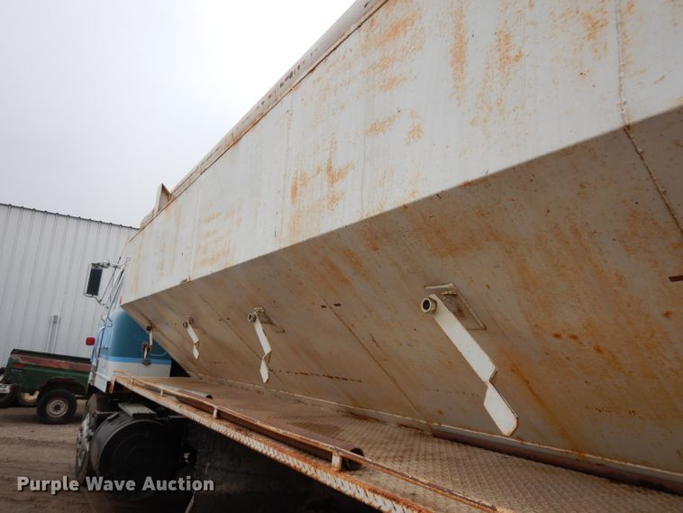 image for item DG6253 1980 International Transtar II seed tender truck