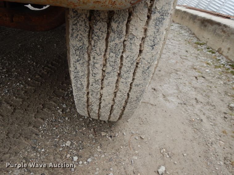 image for item DG6253 1980 International Transtar II seed tender truck