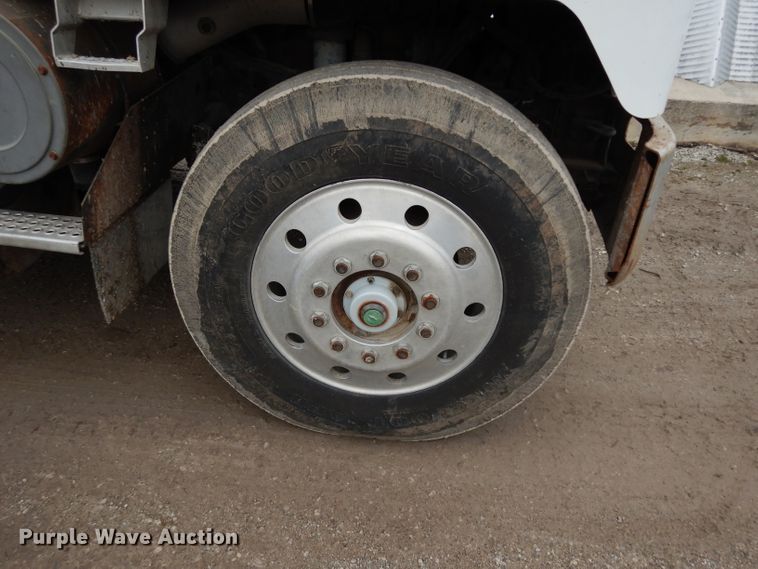 image for item DG6253 1980 International Transtar II seed tender truck