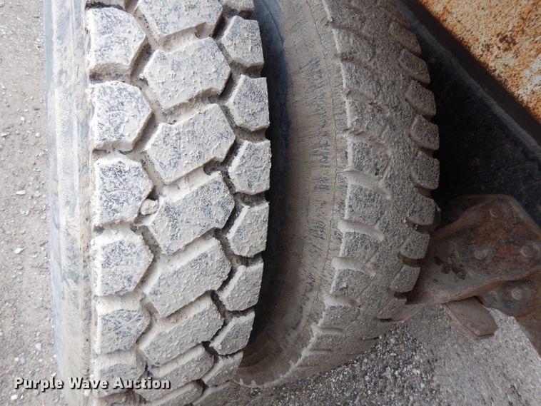 image for item DG6253 1980 International Transtar II seed tender truck