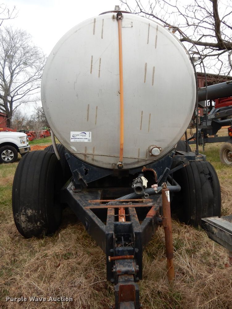 image for item DH2260 Nurse tank trailer