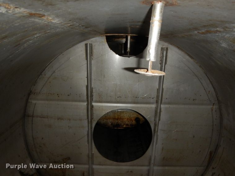 image for item DH2260 Nurse tank trailer